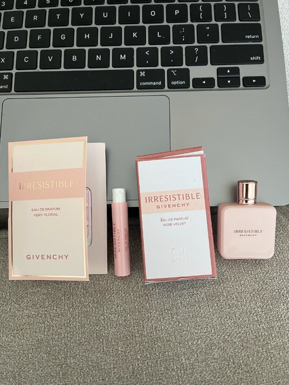 Givenchy Irresistible Very Floral 1ml + Rose Velvet Eau de Parfum 8ml/.27 fl oz